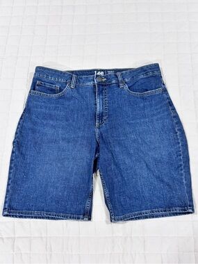 Lee Women’s Blue Denim Bermuda Shorts Regular Fit Mid Rise 16